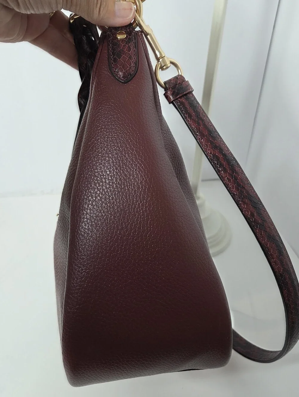 coach jules hobo burgundy wine leather hobo shoulder bag snake detail trim CC756